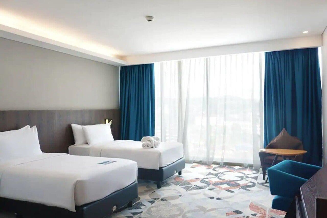 Golden Tulip Springhill Lampung Hotel Bandar Lampung Exterior foto