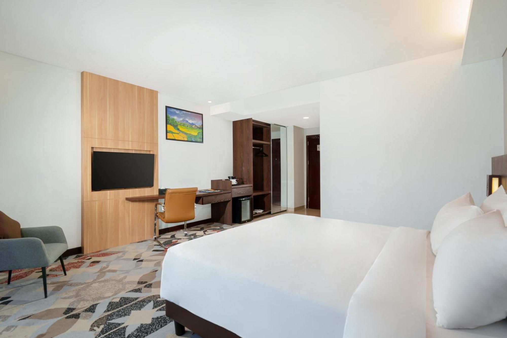 Golden Tulip Springhill Lampung Hotel Bandar Lampung Exterior foto