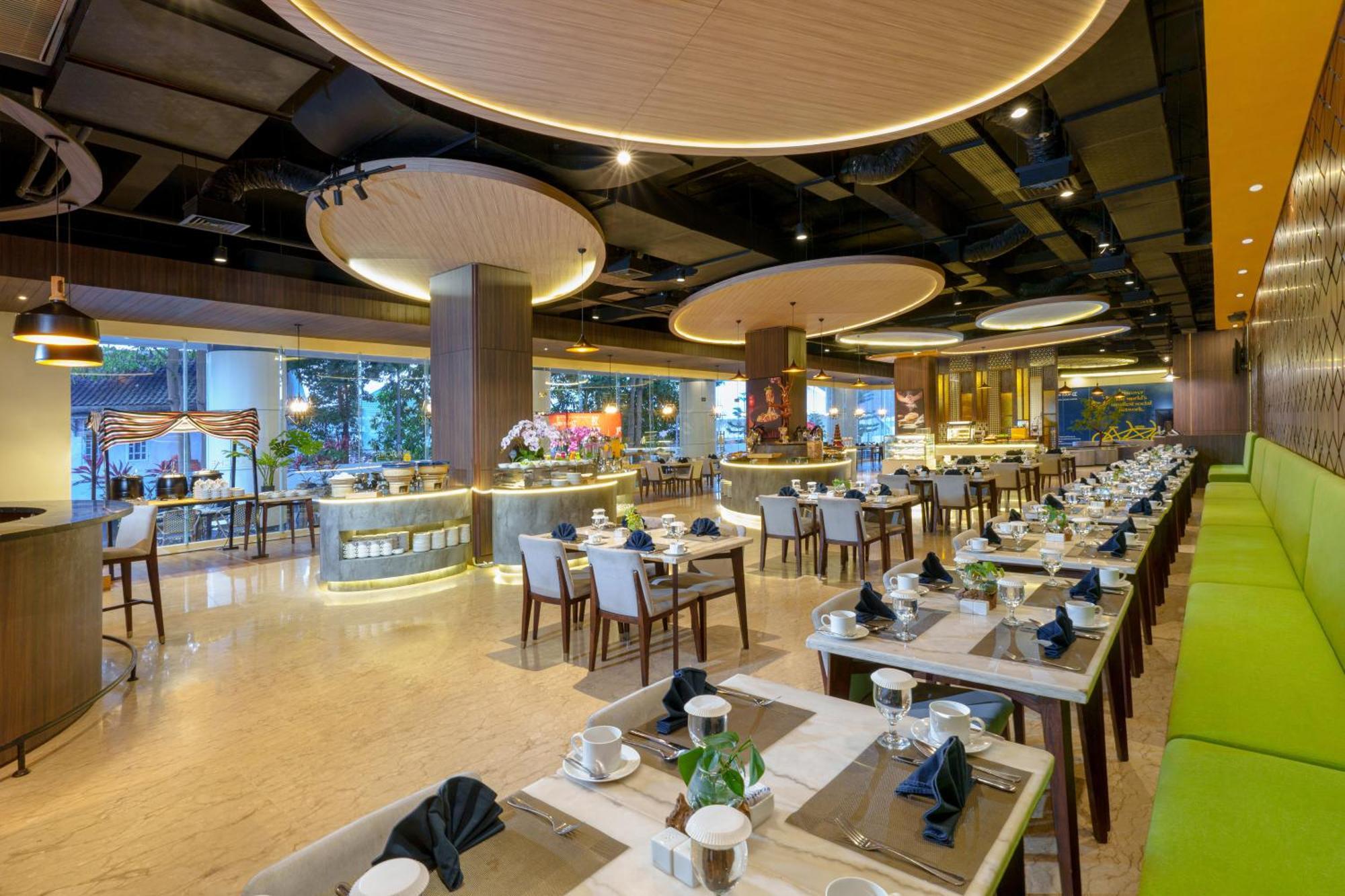 Golden Tulip Springhill Lampung Hotel Bandar Lampung Exterior foto