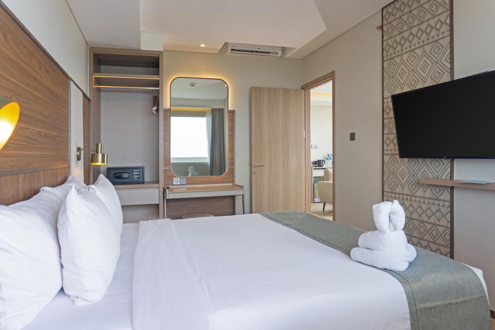 Golden Tulip Springhill Lampung Hotel Bandar Lampung Exterior foto