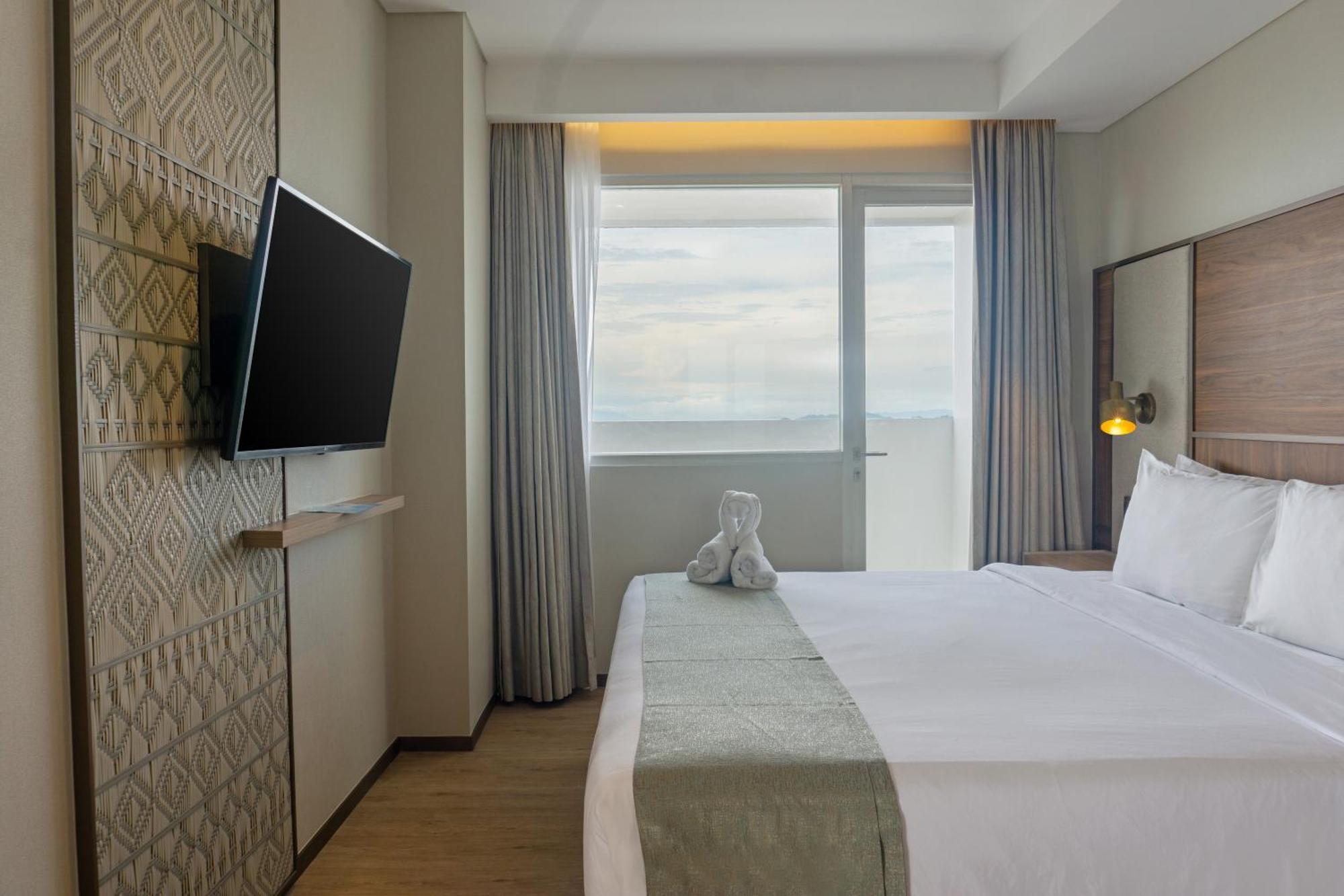 Golden Tulip Springhill Lampung Hotel Bandar Lampung Exterior foto