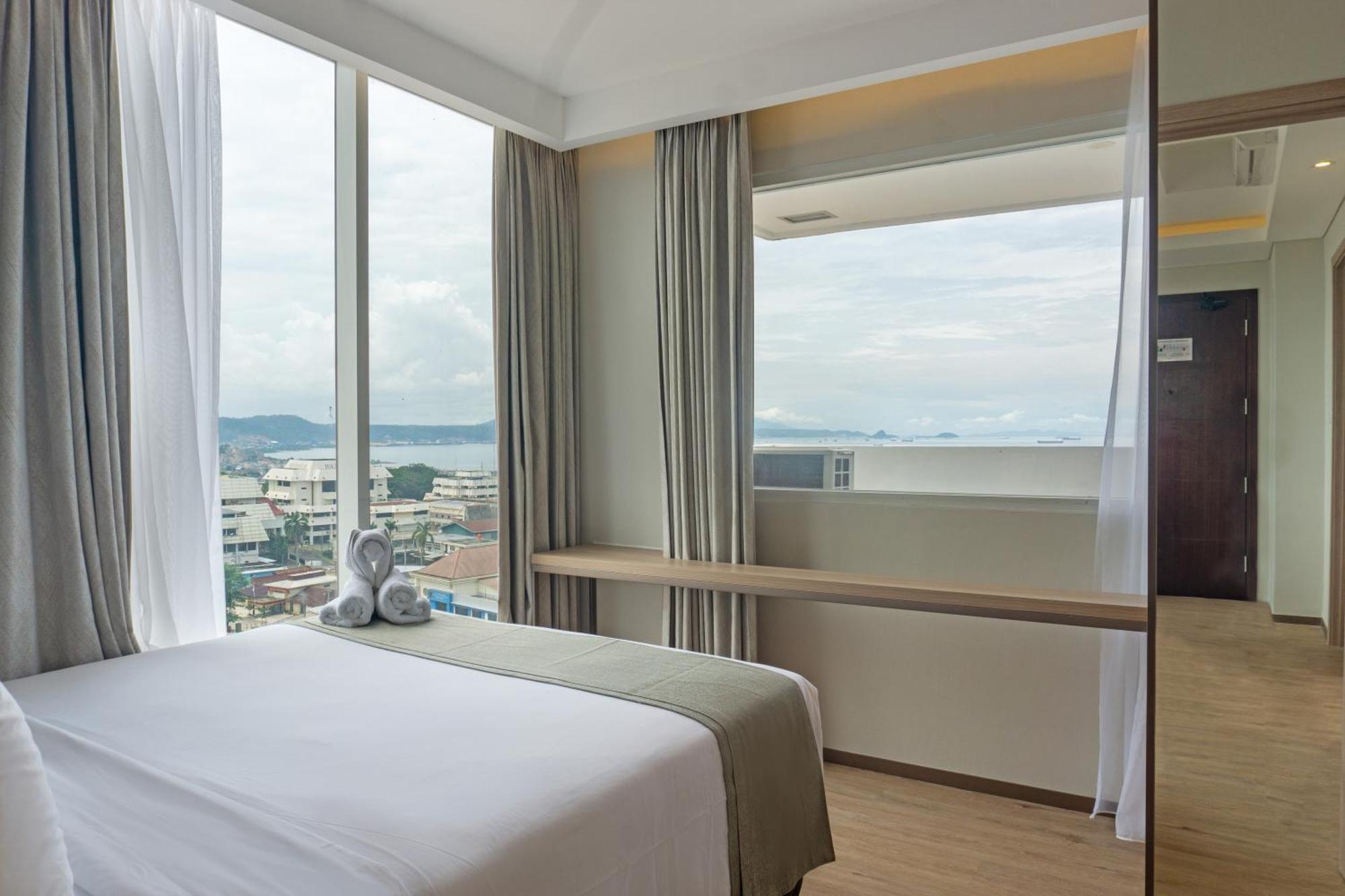 Golden Tulip Springhill Lampung Hotel Bandar Lampung Exterior foto