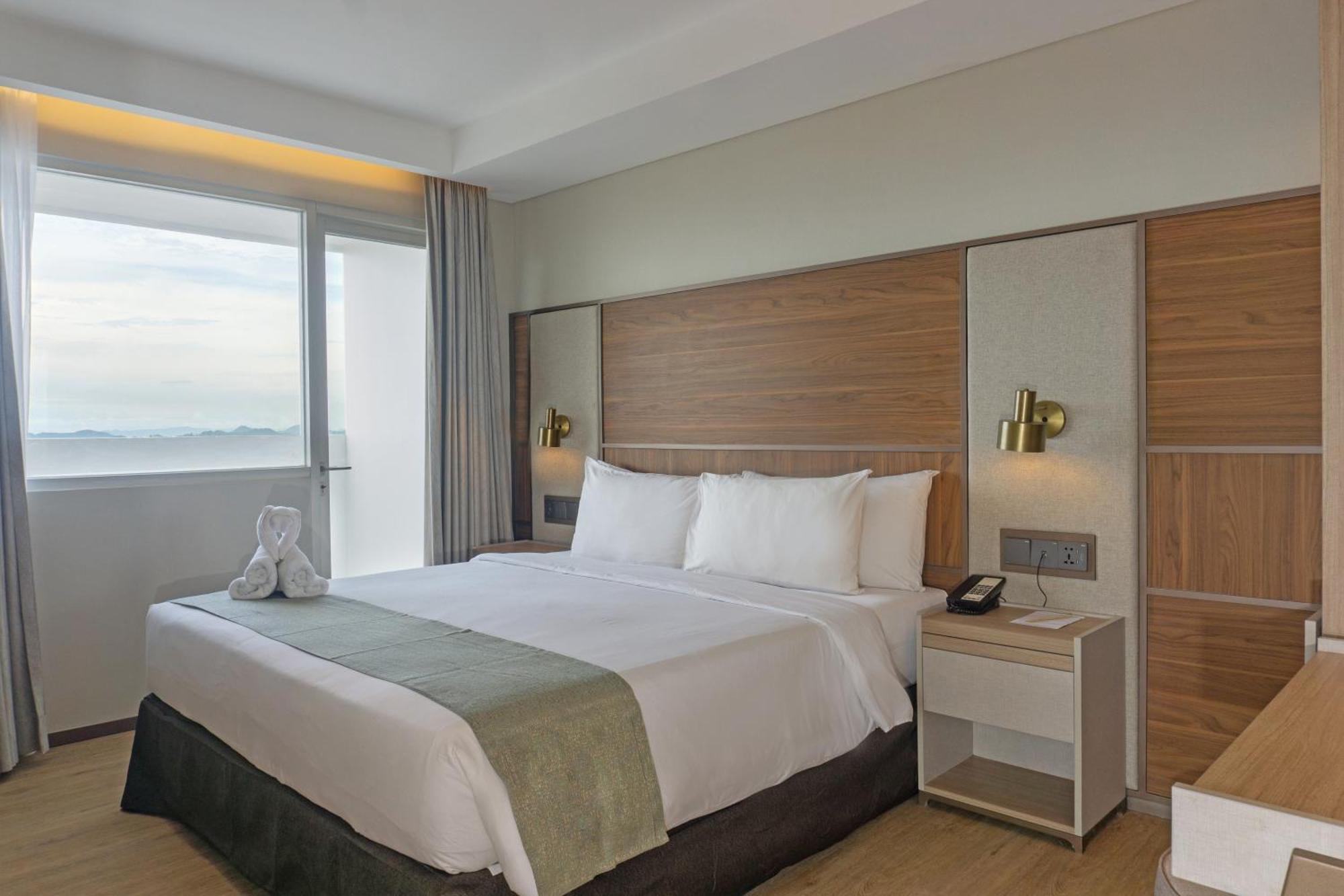 Golden Tulip Springhill Lampung Hotel Bandar Lampung Exterior foto