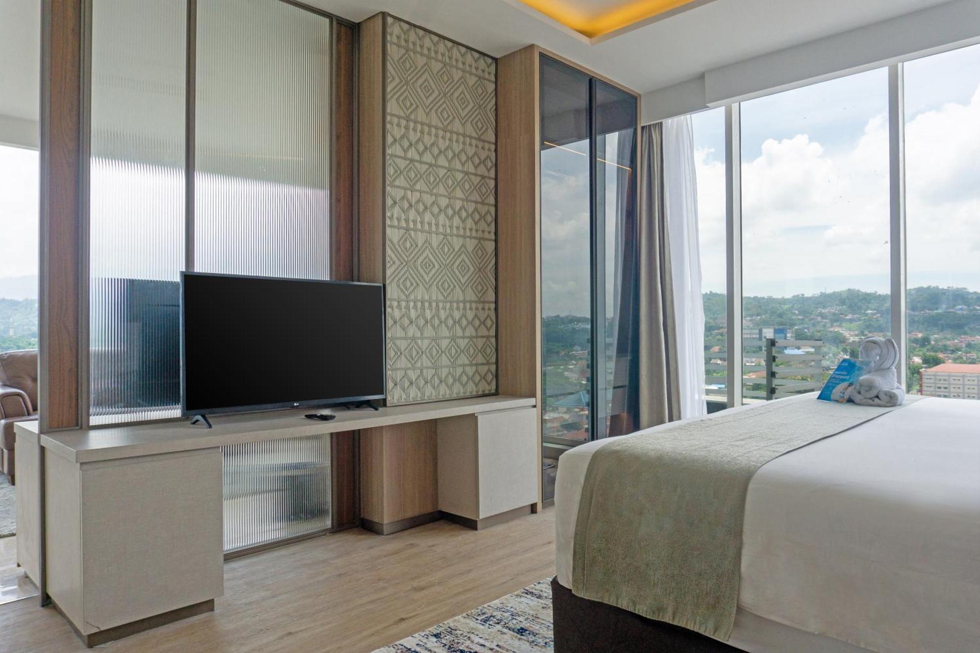 Golden Tulip Springhill Lampung Hotel Bandar Lampung Exterior foto